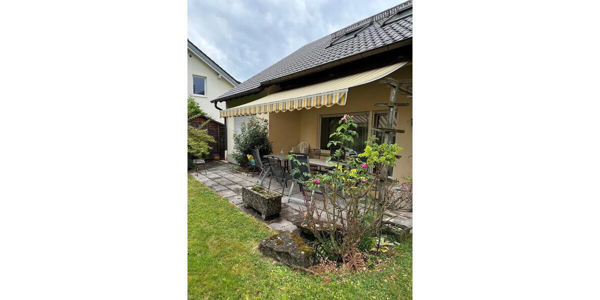 Erdgeschoßwohnung Dettingen an der Erms - 4 Zimmer, 80 m&sup2;, 2.200&euro; | Angebot:24590426