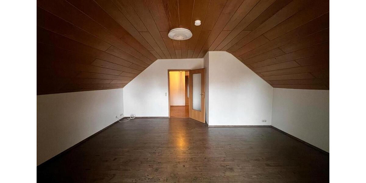 Dachgeschoßwohnung Bächingen an der Brenz - 2 Zimmer, 80 m&sup2;, 1.000&euro; | Angebot:24838625