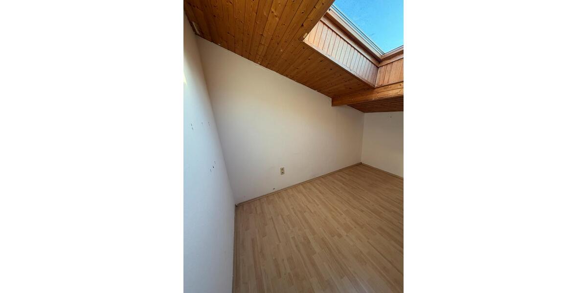 Dachgeschoßwohnung Northeim - 2.5 Zimmer, 75 m&sup2;, 700&euro; | Angebot:26632979