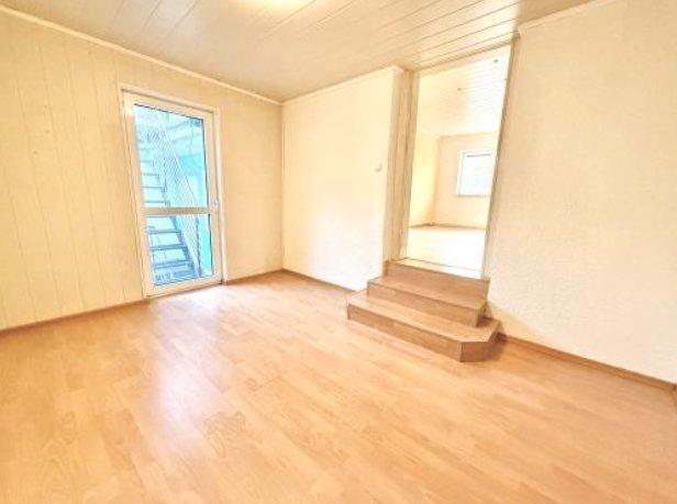 Etagenwohnung Floß - 7 Zimmer, 184 m&sup2;, 1.520&euro; | Angebot:26130524
