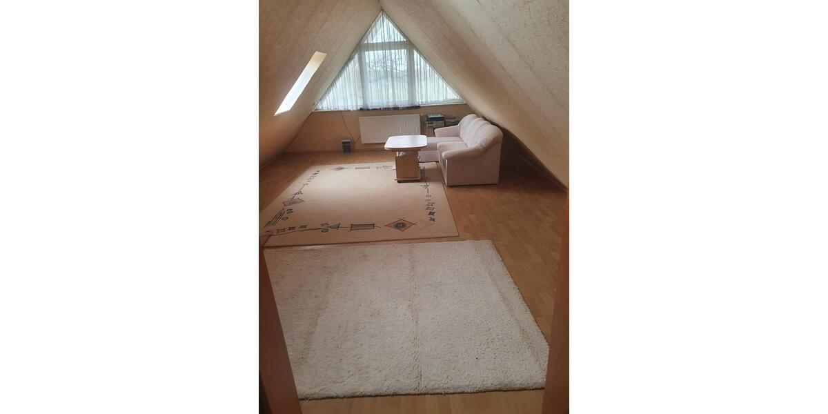 Sehr komf., ruhige Wohnung mit EBK,Solar,Kamin,Balkon, Stellpl. 4 zimmer