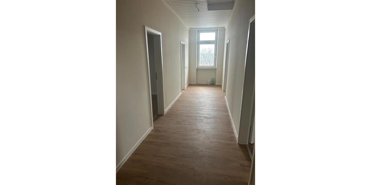 Dachgeschoßwohnung Neuwied - 3.5 Zimmer, 104 m&sup2;, 1.100&euro; | Angebot:24806084