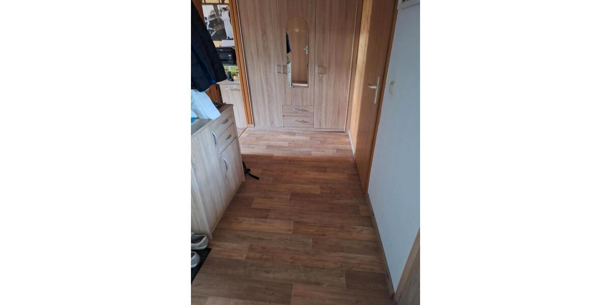 Dachgeschoßwohnung Pößneck - 1 Zimmer, 30 m&sup2;, 340&euro; | Angebot:24351842