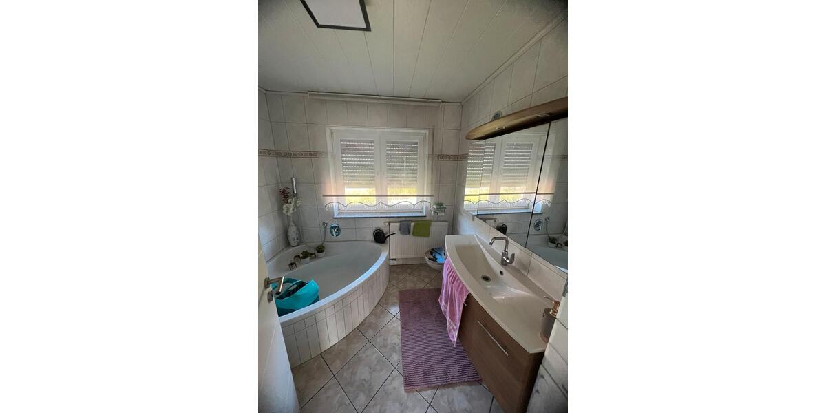 Dachgeschoßwohnung Collenberg - 4 Zimmer, 1.150&euro; | Angebot:23026935