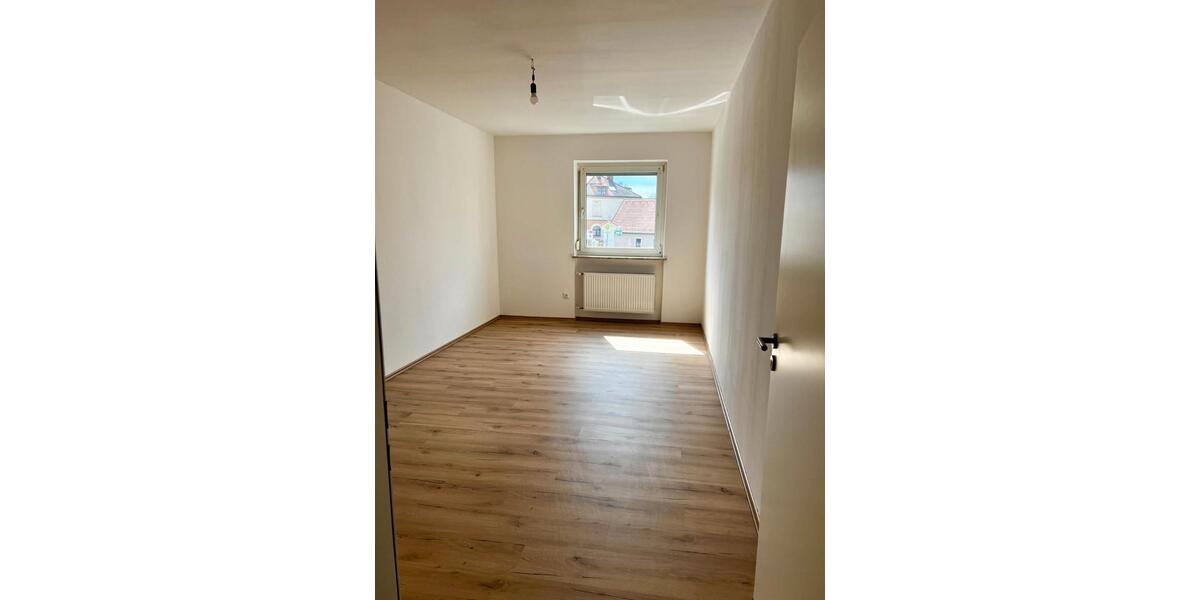Erdgeschoßwohnung Waldsassen - 3 Zimmer, 85 m&sup2;, 600&euro; | Angebot:26580900