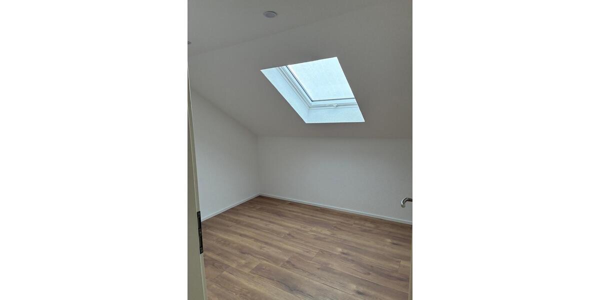 Dachgeschoßwohnung Lörrach Brombach - 3 Zimmer, 74 m&sup2;, 1.380&euro; | Angebot:26007782