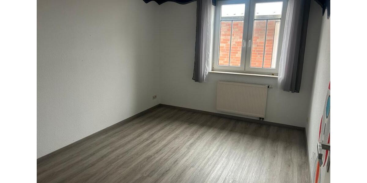 Erdgeschoßwohnung Wallenhorst - 6 Zimmer, 120 m&sup2;, 1.200&euro; | Angebot:24838951