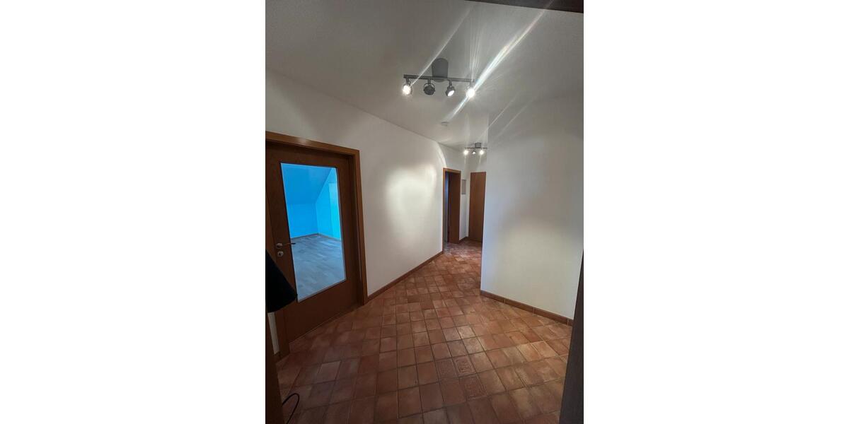 Dachgeschoßwohnung Bad Arolsen - 2 Zimmer, 70 m&sup2;, 600&euro; | Angebot:26010375