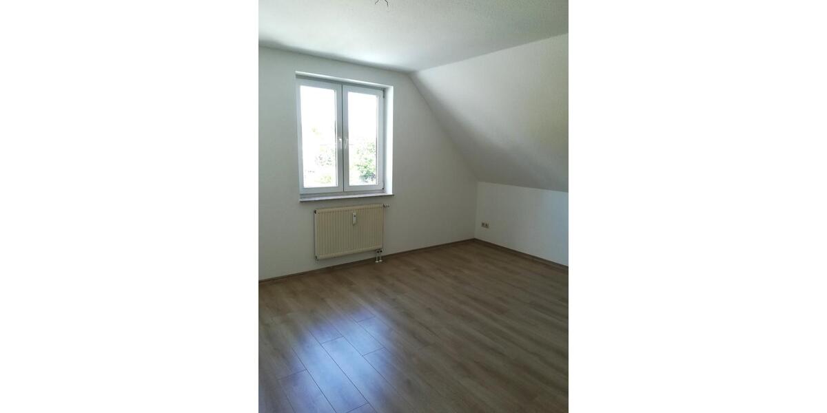 Dachgeschoßwohnung Parchim - 2 Zimmer, 62 m&sup2;, 470&euro; | Angebot:25875148
