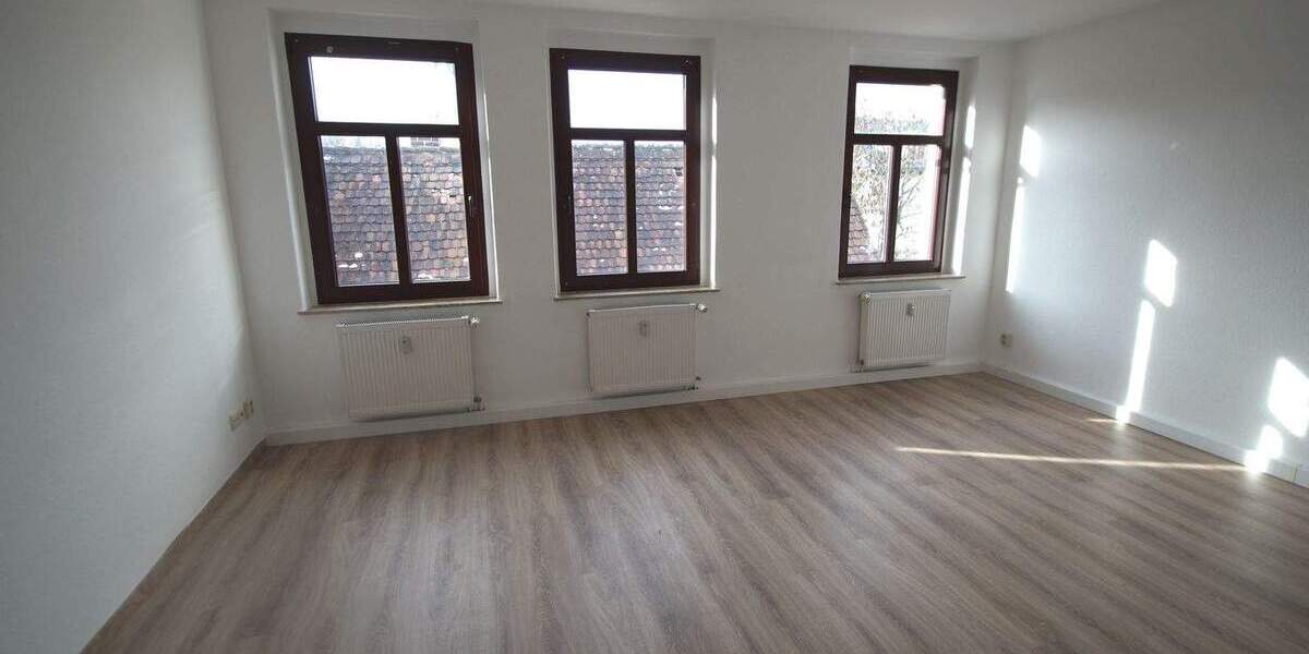 Etagenwohnung Altenburg Südost - 2 Zimmer, 64 m&sup2;, 384&euro; | Angebot:25997777
