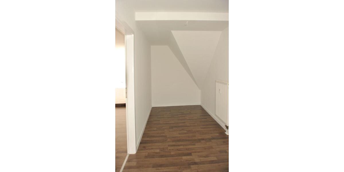 Dachgeschoßwohnung Zwickau - 2 Zimmer, 60 m&sup2;, 510&euro; | Angebot:26071725