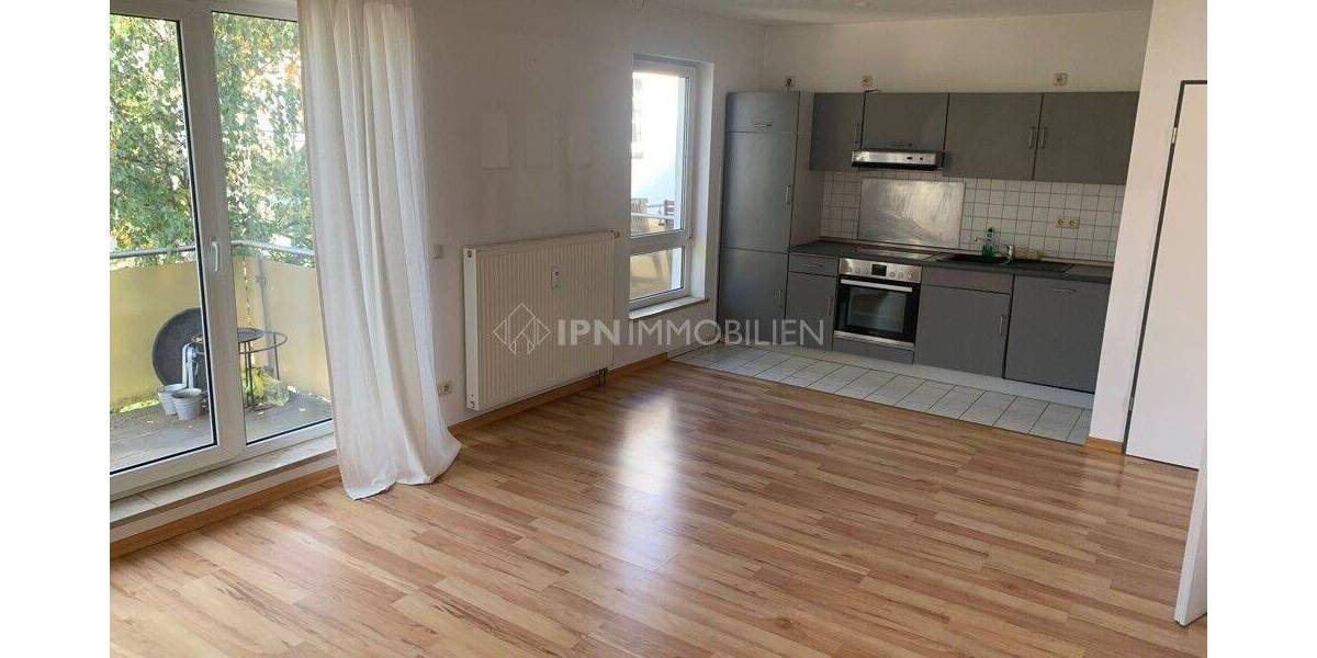 Helle Etagenwohnung mit EBK, Tageslicht-Duschbad und Balkon in der östlichen Altstadt 2 zimmer