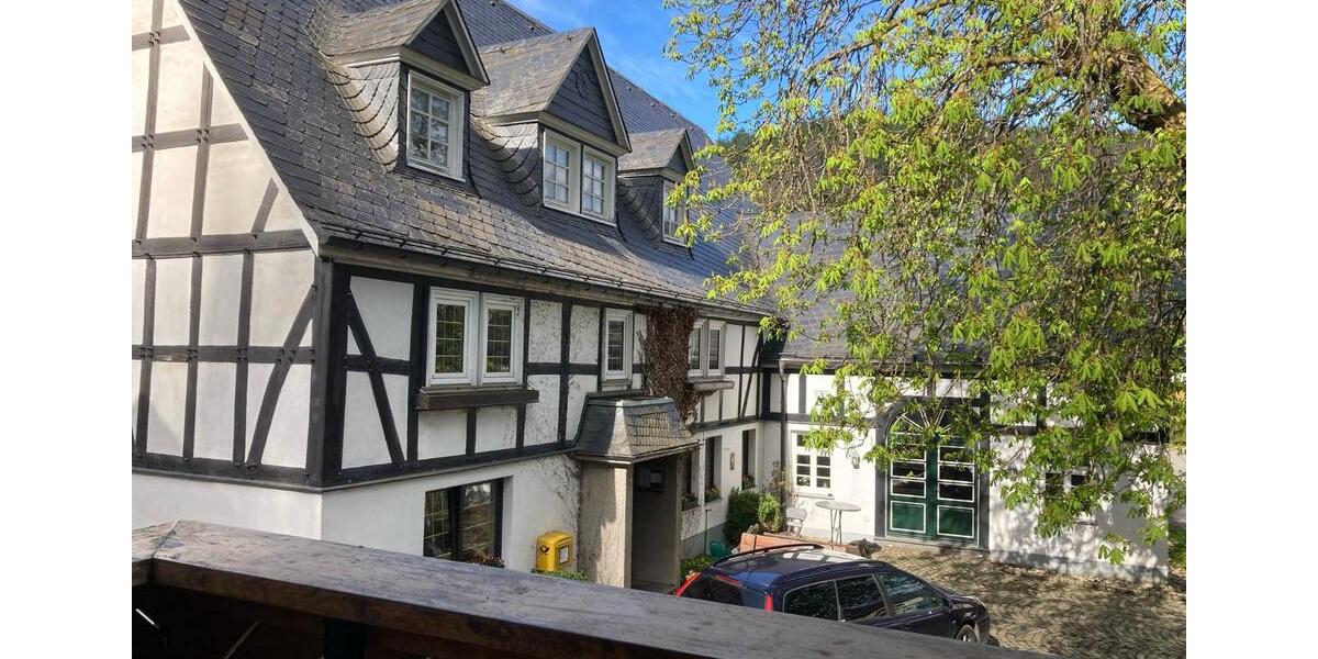 Doppelhaushälfte Olpe - 12 Zimmer, 200 m&sup2;, 1.000&euro; | Angebot:23580942