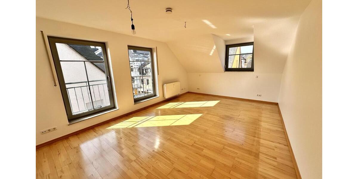 Dachgeschoßwohnung Schweich - 2 Zimmer, 74 m&sup2;, 845&euro; | Angebot:26504987