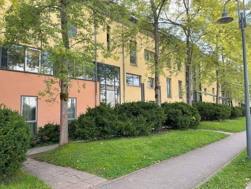 Schöne, helle 3-Zimmer-Wohnung mit Balkon in zentraler Lage 3 zimmer