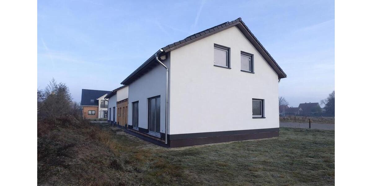 Einfamilienhaus Uetze - 4 Zimmer, 114 m&sup2;, 1.500&euro; | Angebot:26007134