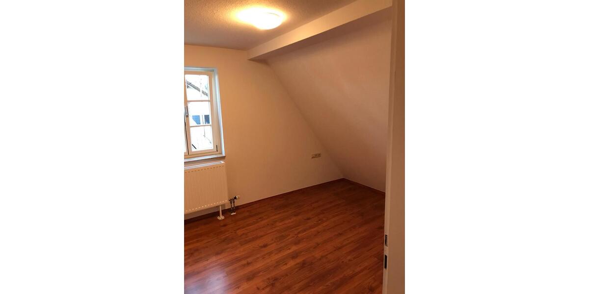 Dachgeschoßwohnung Reichenau - 2.5 Zimmer, 71 m&sup2;, 880&euro; | Angebot:26336091