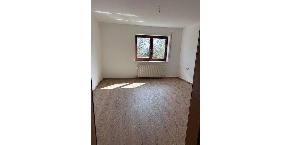 Erdgeschoßwohnung Bad Wildungen - 3 Zimmer, 98 m&sup2;, 736&euro; | Angebot:26277698