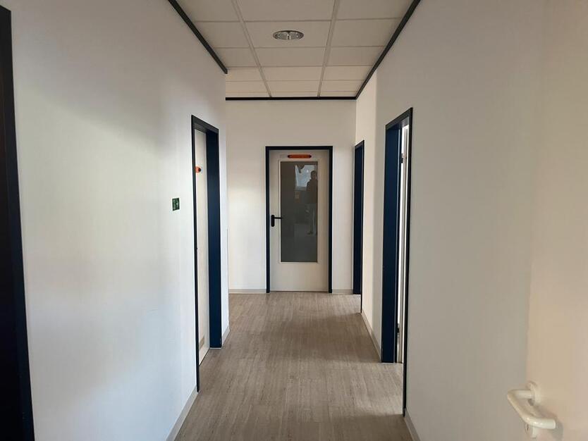 Ulm-Wiblingen: Vielseitige Gewerbeeinheit in ruhiger Lage