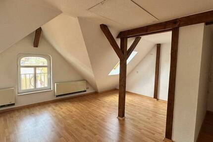 Idyllische 2-Raum-Dachgeschoßwohnung im beliebten Damenviertel in Jena