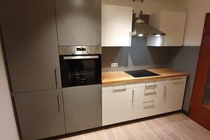 Moderne 2-Zimmer-Dachgeschoßwohnung mit Einbauküche und Balkon - zentral gelegen in Gunzenhausen