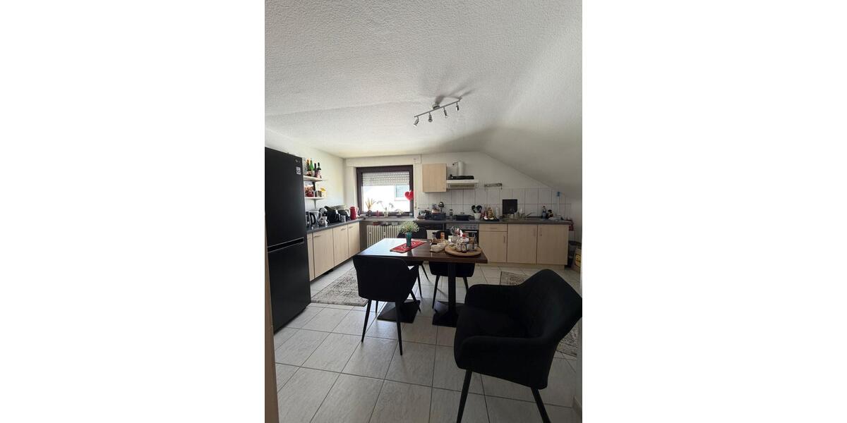 Dachgeschoßwohnung Rüsselsheim am Main - 3 Zimmer, 85 m&sup2;, 1.100&euro; | Angebot:26698328