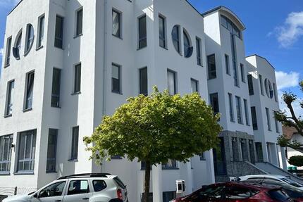 Coworking-Arbeitsplätze im Gemeinschaftsbüro zimmer