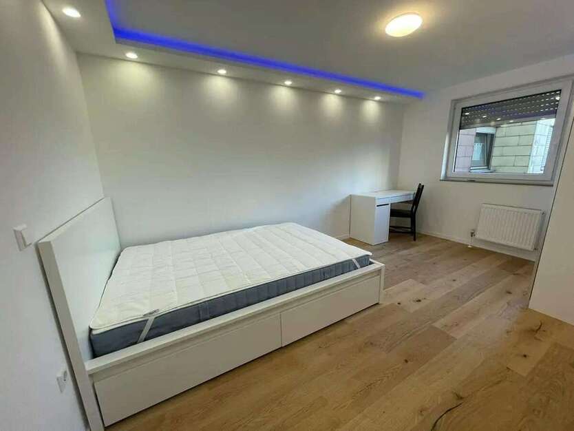 WG-Zimmer in Stuttgart 530 € 13 m² zimmer