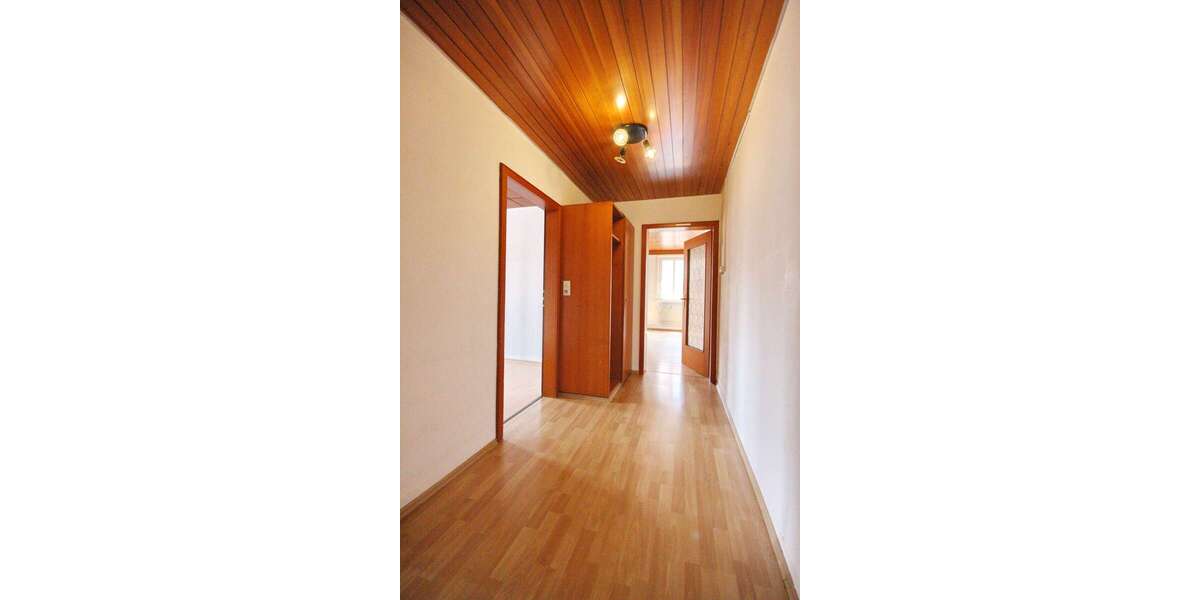 Etagenwohnung Calw - 3 Zimmer, 83 m&sup2;, 750&euro; | Angebot:27091151