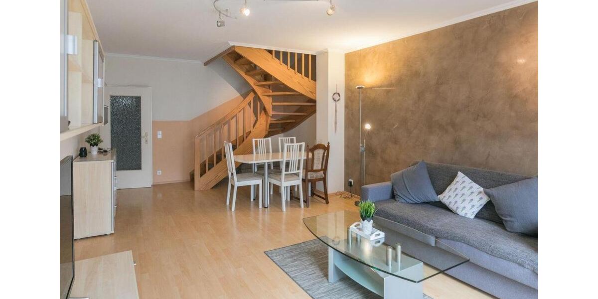 Dachgeschoßwohnung Hamburg Altstadt - 3 Zimmer, 90 m&sup2;, 1.800&euro; | Angebot:26050612