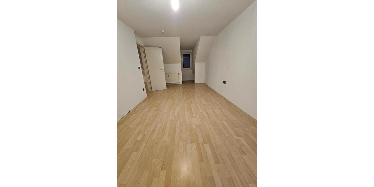 Dachgeschoßwohnung Cölbe - 3 Zimmer, 62 m&sup2;, 750&euro; | Angebot:25542878