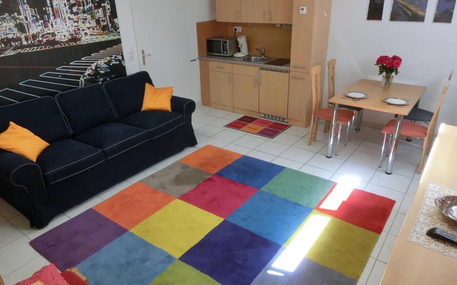 1-Zimmerwohnung mit eigenem Bad, WLAN, TV, Küchenzeile, löffelfertig, einfach einziehen