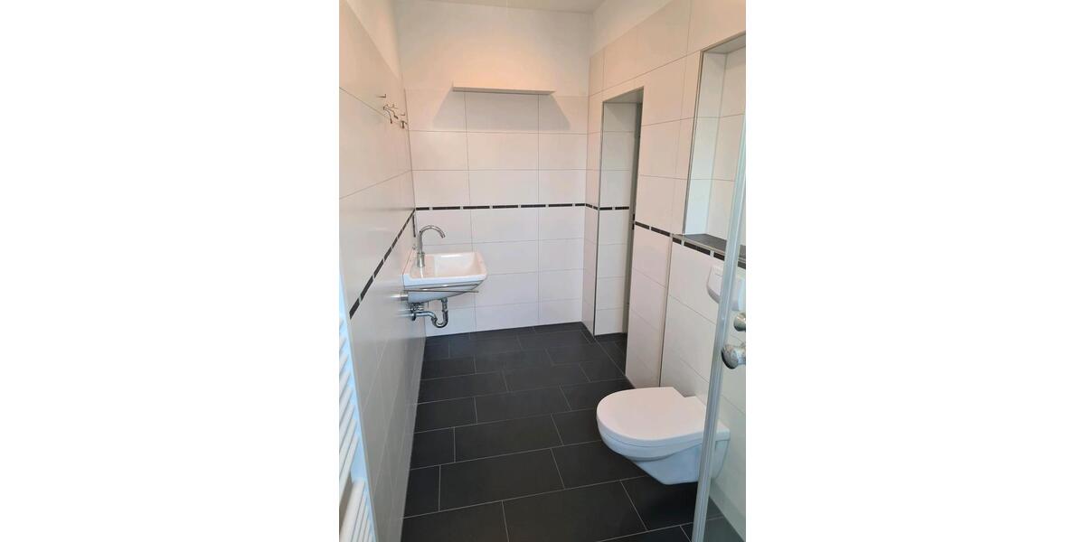 Einfamilienhaus Lage - 3 Zimmer, 95 m&sup2;, 1.250&euro; | Angebot:25611917