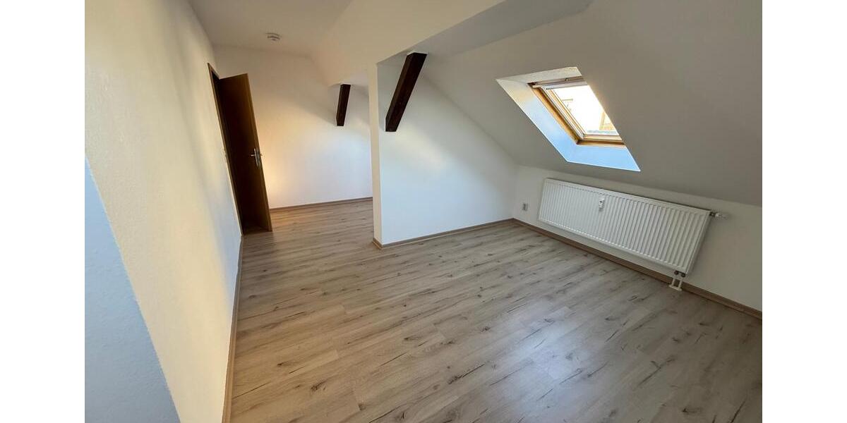 Etagenwohnung Reichenbach im Vogtland - 4 Zimmer, 103 m&sup2;, 539&euro; | Angebot:24522431