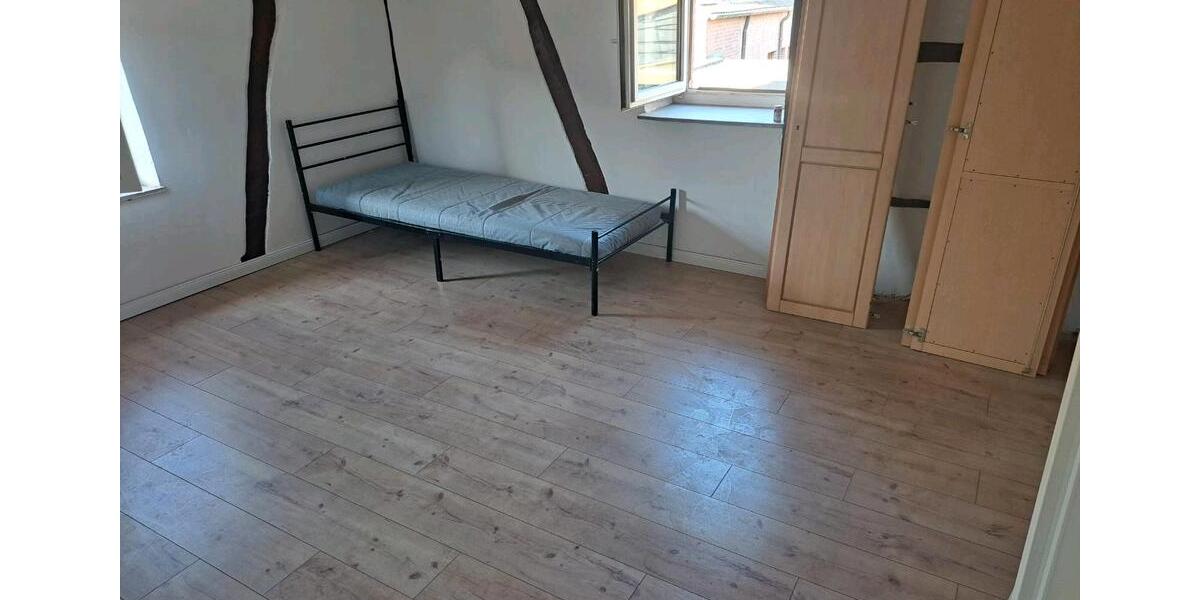 Etagenwohnung Neuss Reuschenberg - 3 Zimmer, 68 m&sup2;, 990&euro; | Angebot:25127476