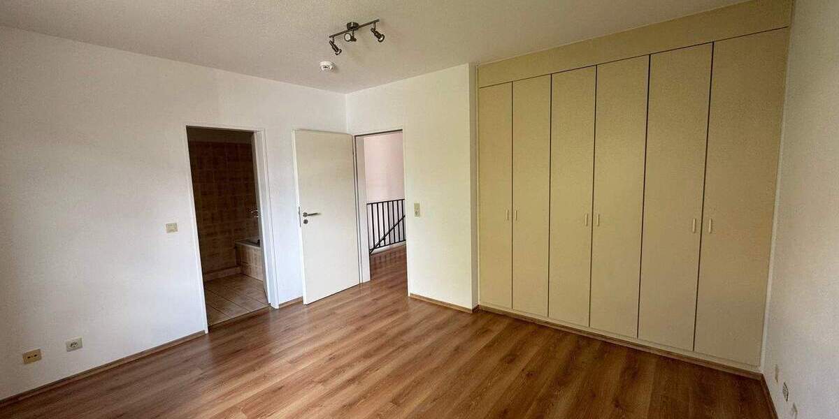 Reihenmittelhaus Binsfeld - 4 Zimmer, 122 m&sup2;, 979&euro; | Angebot:23086325