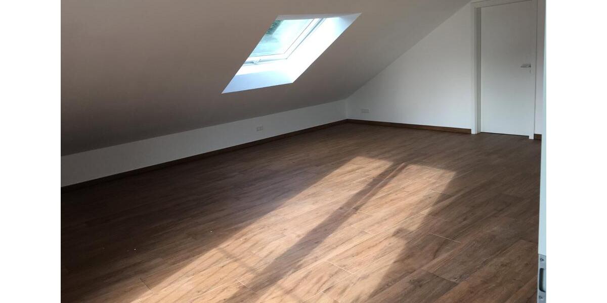 Dachgeschoßwohnung Hambergen - 4 Zimmer, 95 m&sup2;, 980&euro; | Angebot:24876698