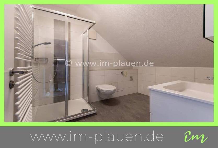 Zentrale 2-Zimmer-Dachgeschoßwohnung in Auerbach - frisch renoviert & sofort beziehbar!
