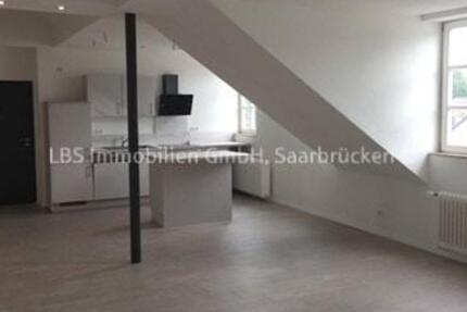 Charmante 2,5-Zimmer-Dachgeschosswohnung in einem sanierten Altbau in Saarlouis 2 zimmer