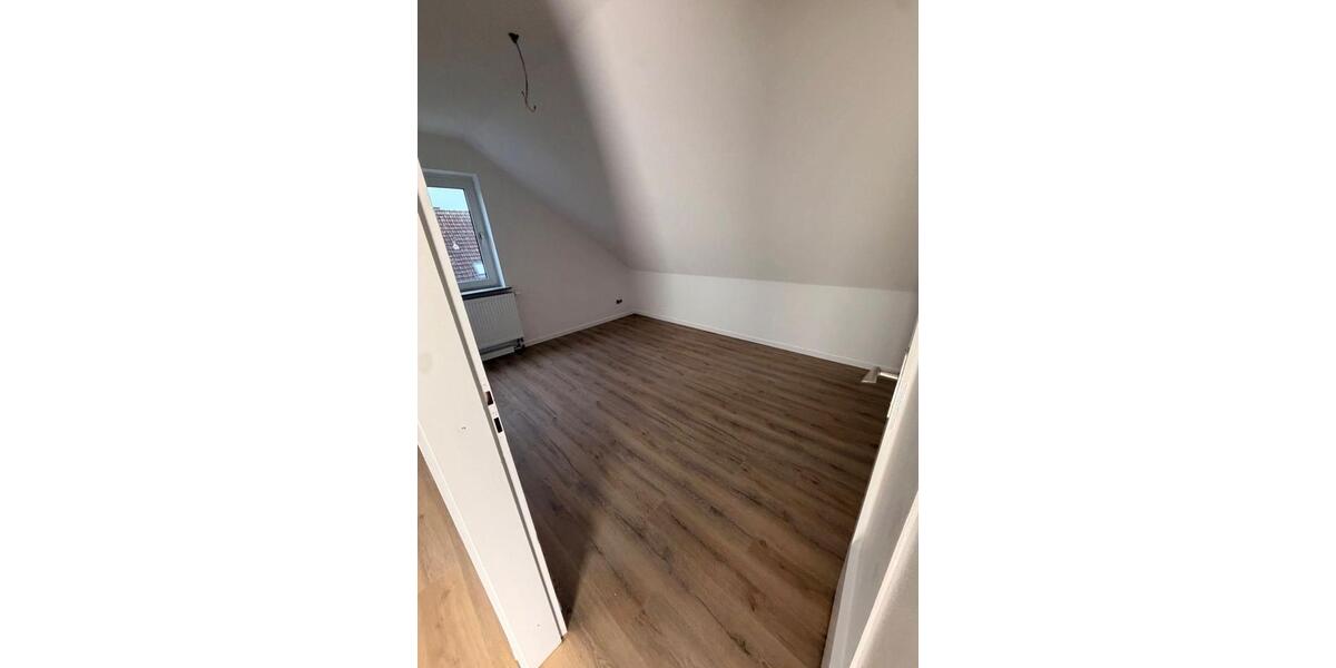Dachgeschoßwohnung Barsinghausen - 3 Zimmer, 65 m&sup2;, 600&euro; | Angebot:26099718