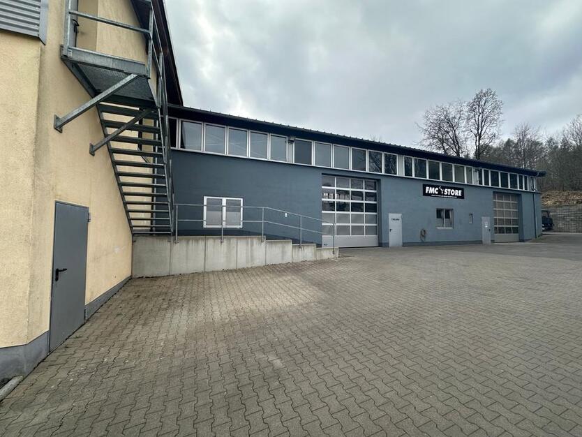 Vermietung Lagerhalle Niederelbert ca. 400qm*BüroWCLager*