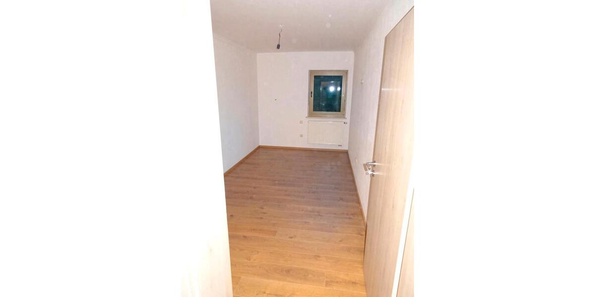 Etagenwohnung Schöfweg - 4 Zimmer, 130 m&sup2;, 800&euro; | Angebot:26367728
