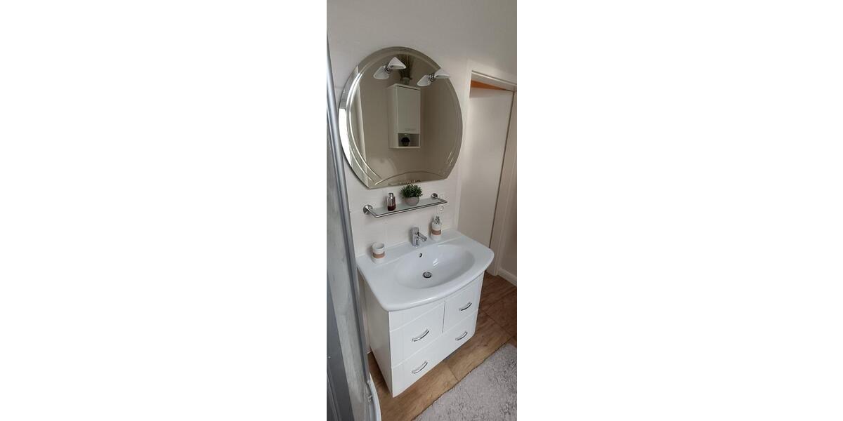 2 Zimmer Wohnung in zentraler Lage mit kleinem eigenem Innenhof zimmer