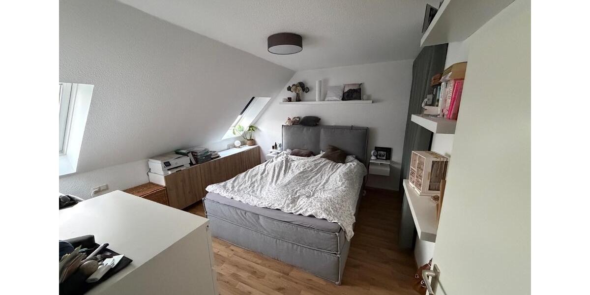Dachgeschoßwohnung Bochum - 2.5 Zimmer, 65 m&sup2;, 370&euro; | Angebot:25175259