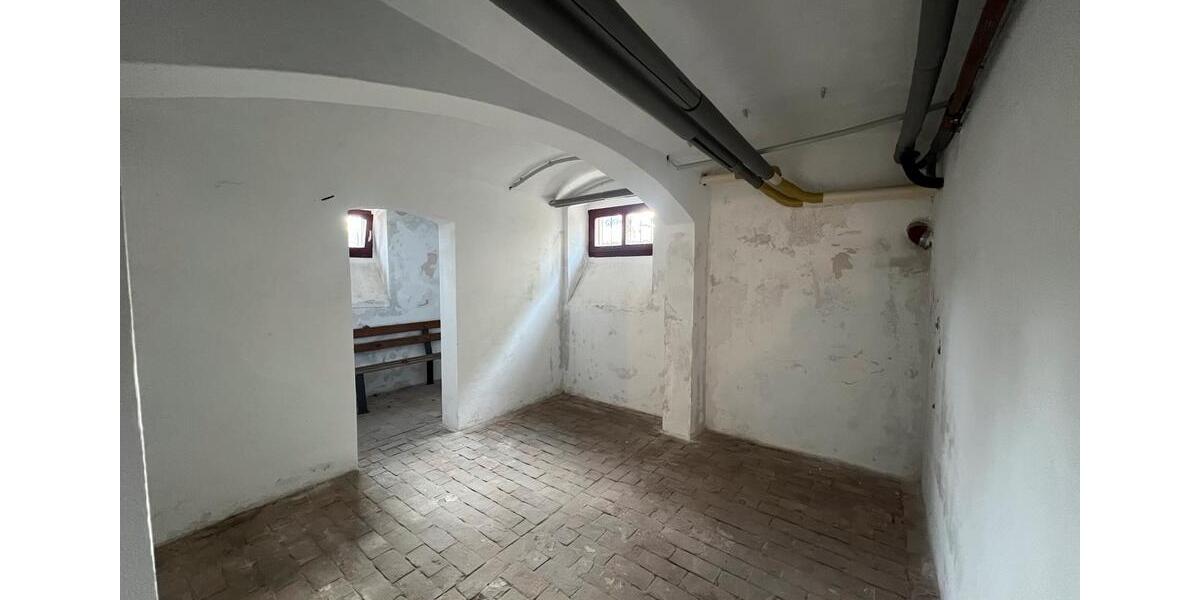 Etagenwohnung Altenburg - 5 Zimmer, 164 m&sup2;, 1.040&euro; | Angebot:23747813