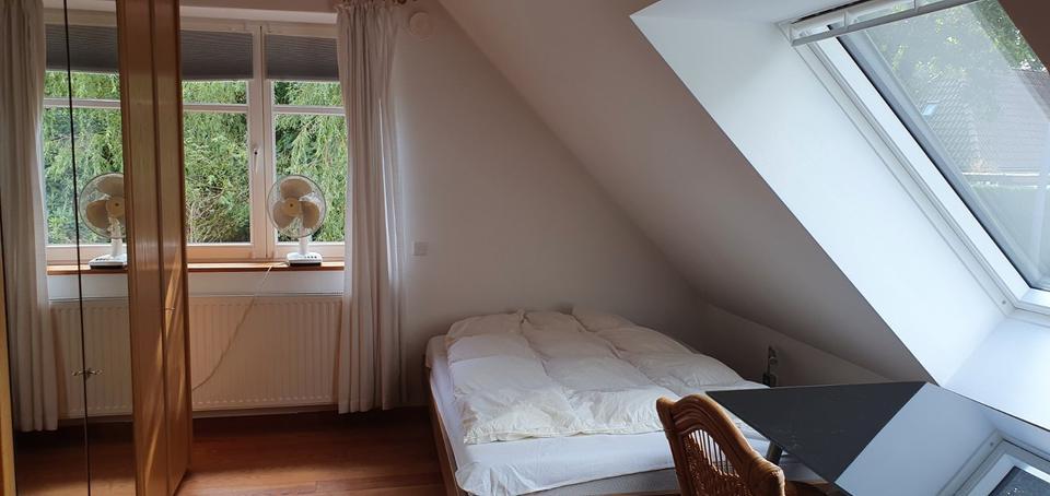 Zimmer möbliert Küchen- und Badbenutzung