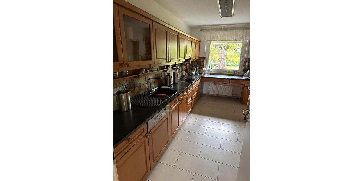 Erdgeschoßwohnung Schwalmstadt - 5 Zimmer, 145 m&sup2;, 1.250&euro; | Angebot:25906716