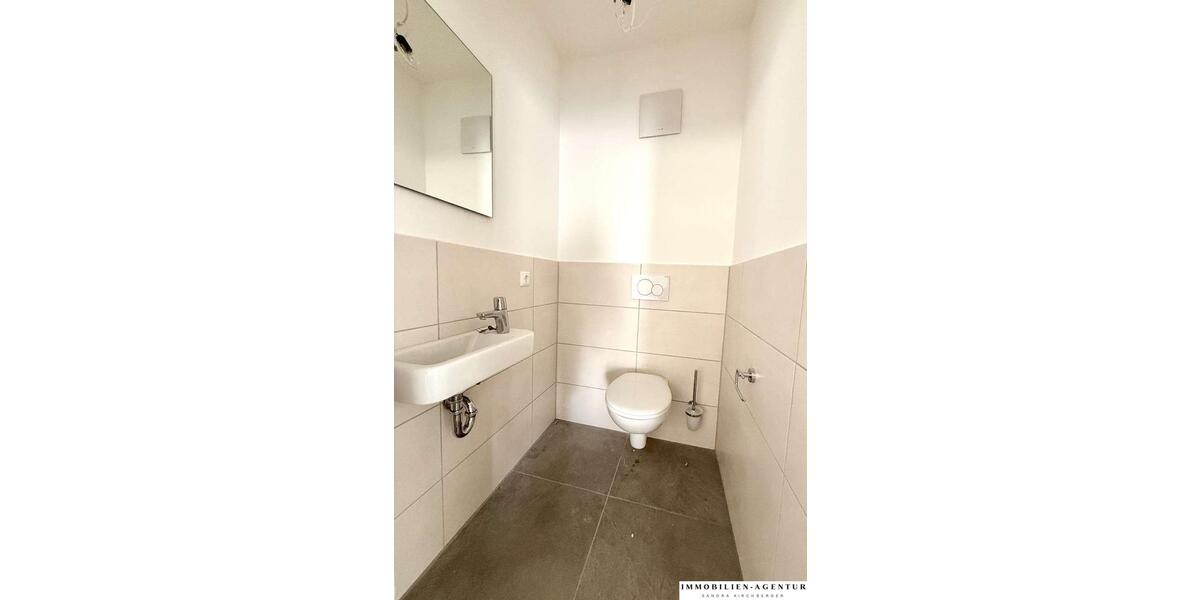 Erdgeschoßwohnung Schwarzenfeld - 4 Zimmer, 128 m&sup2;, 1.290&euro; | Angebot:25930020