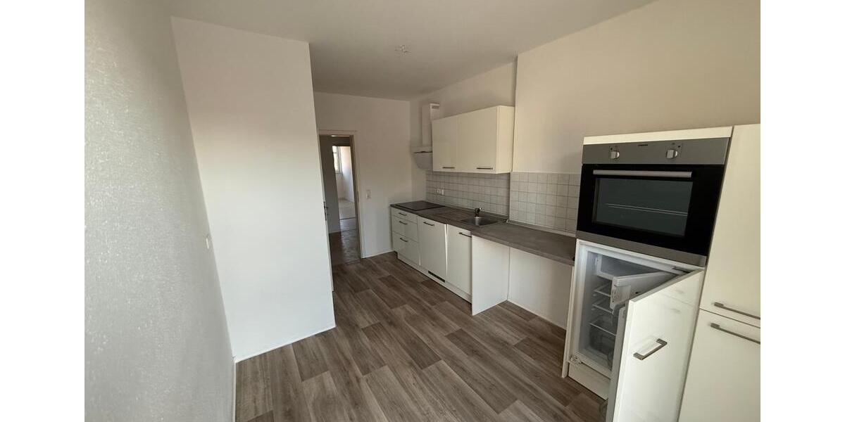 Wunderschöne 4-Raum-DG-Wohnung mit Balkon in Greiz direkt im Stadtzentrum 4 zimmer