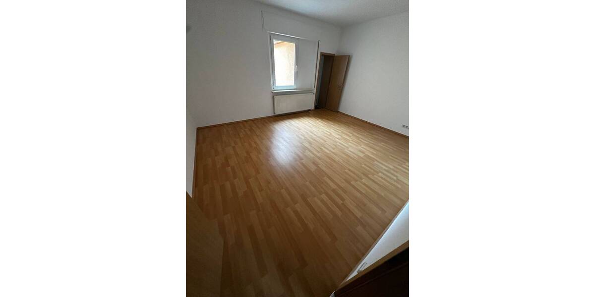 Etagenwohnung Naumburg (Saale) Naumburg - 3 Zimmer, 72 m&sup2;, 468&euro; | Angebot:26106683